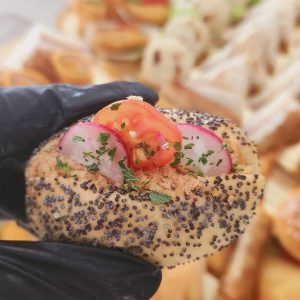 Navette saumon crudités