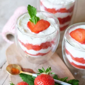Verrine chantilly fraise chocolat blanc